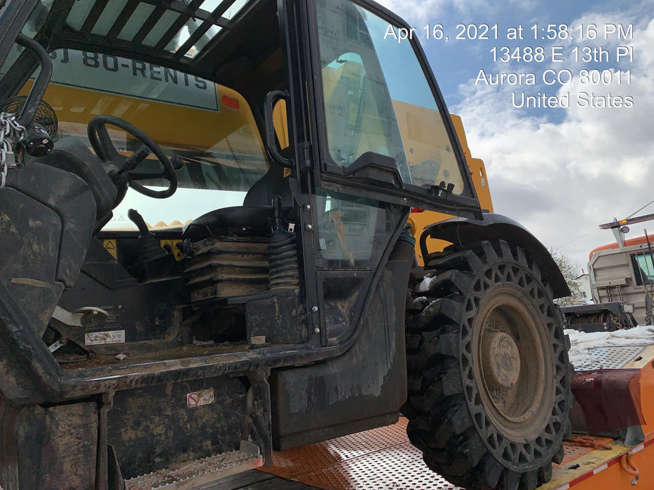 2020 JCB 510-56 Cab/Heat/Air, 74 HP, Solid Tires, STD Worklight, Beacon, Aux Hydraulics, Lifting Eye, Back up Alarm w/66" Carriage/60" Forks