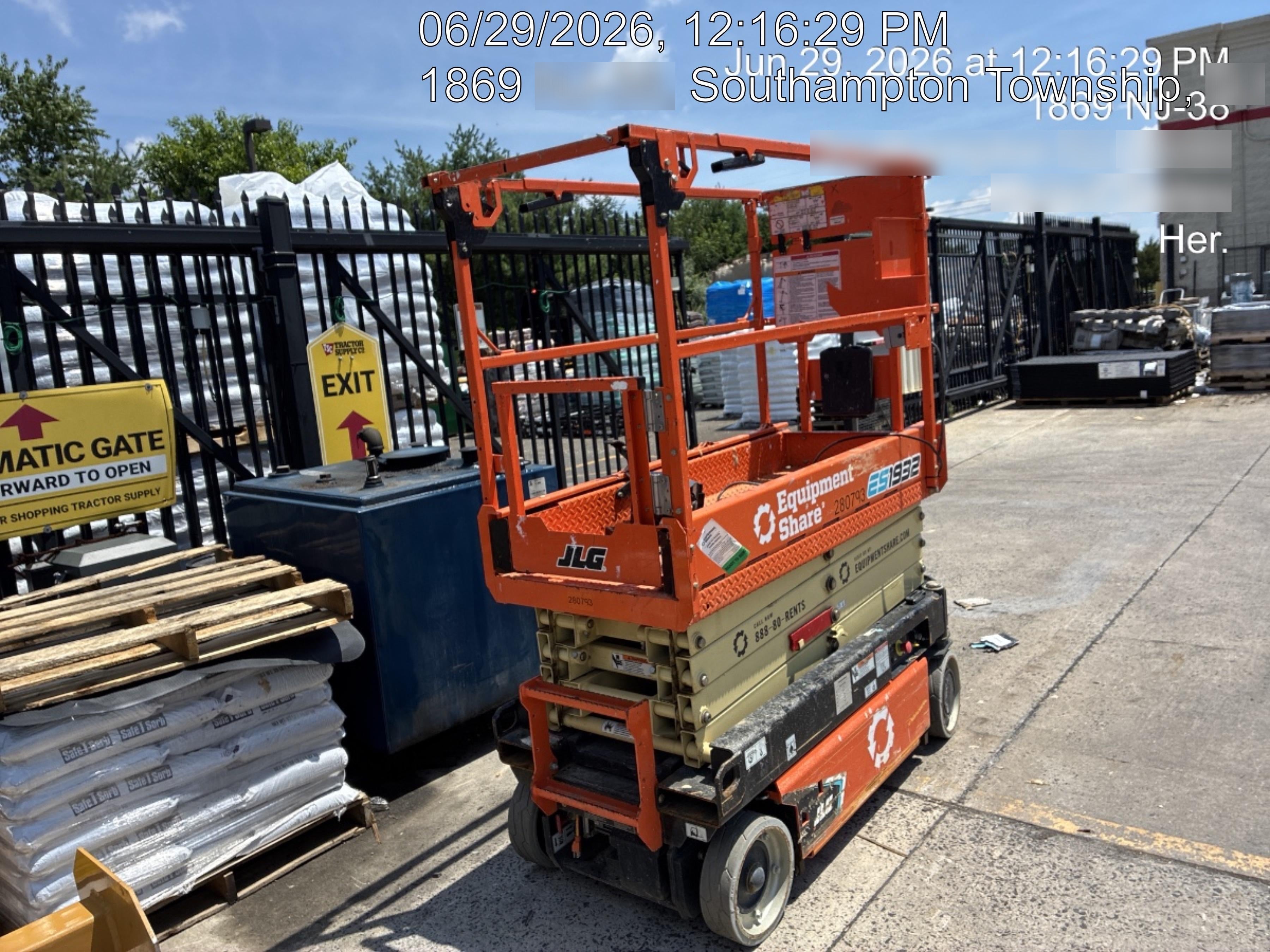 2022 JLG ES1932
