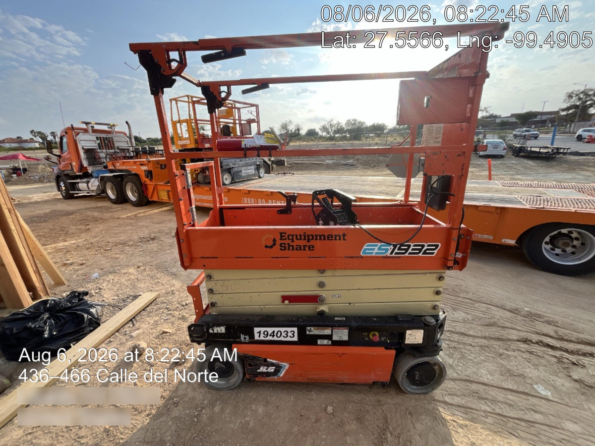 2021 JLG ES1932