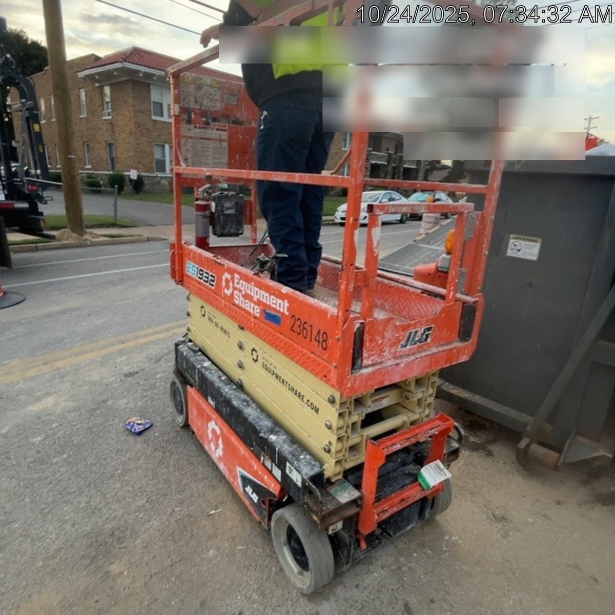 2022 JLG ES1932