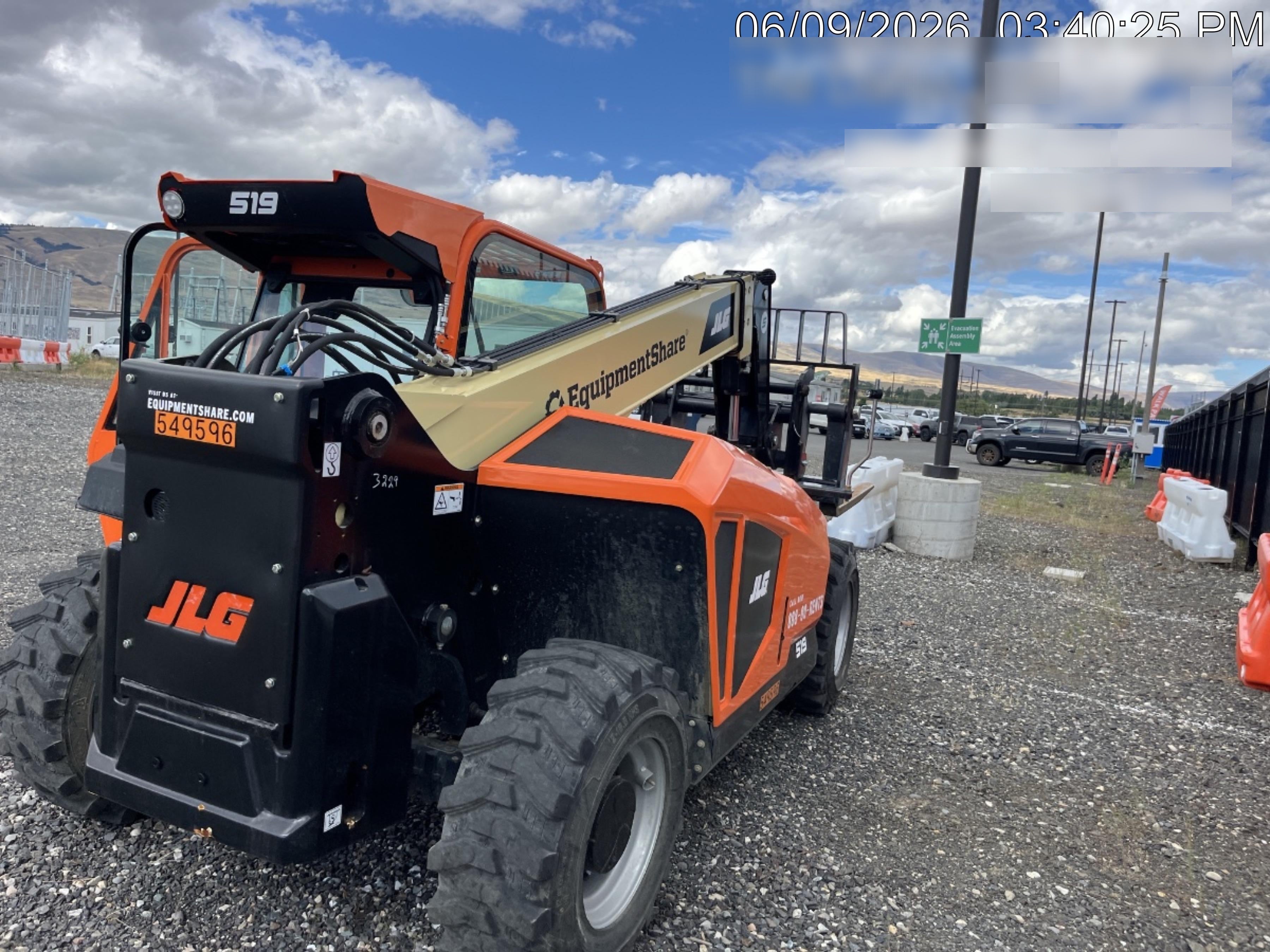 2025 JLG 519