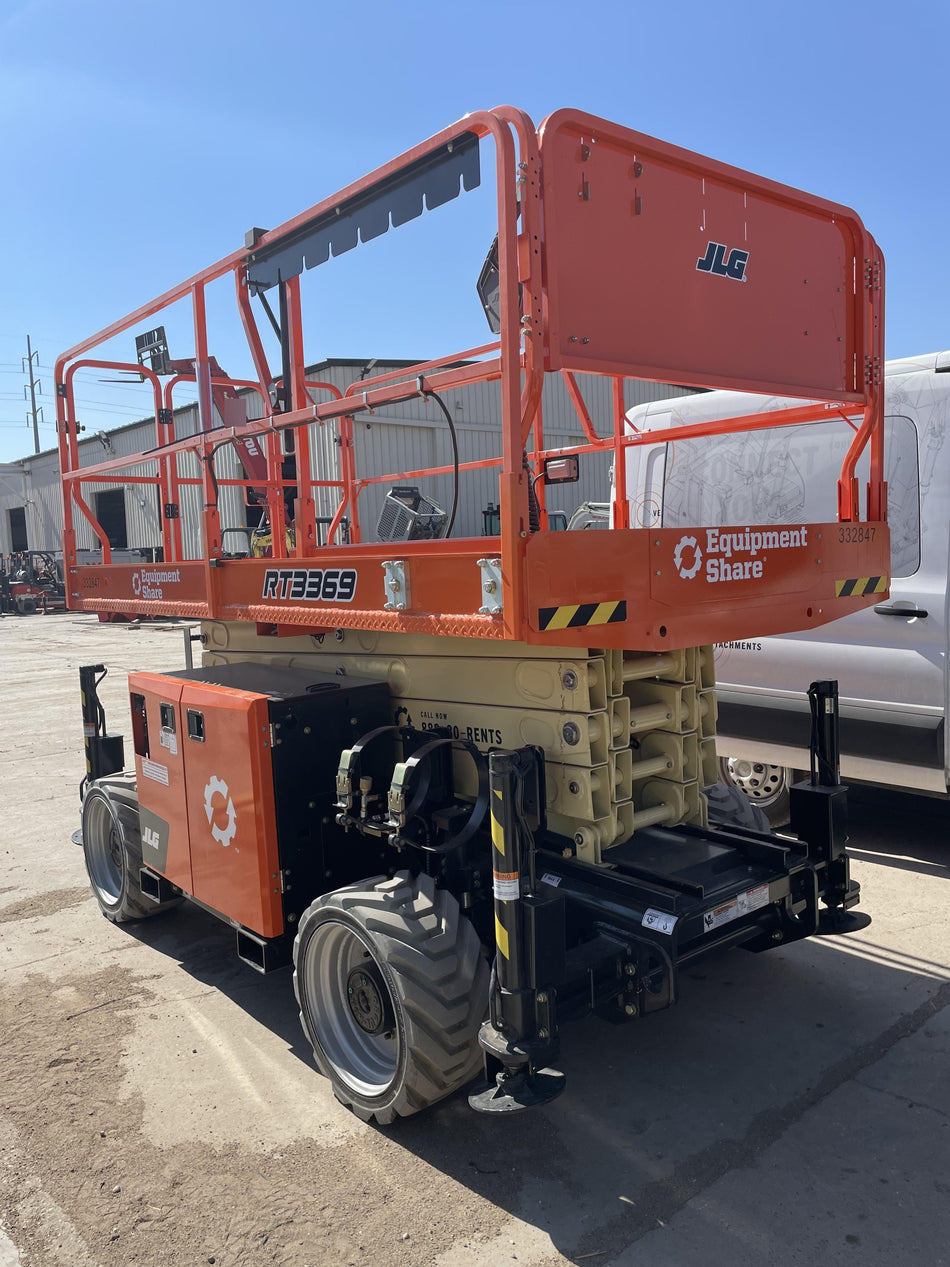 2023 JLG RT3369
