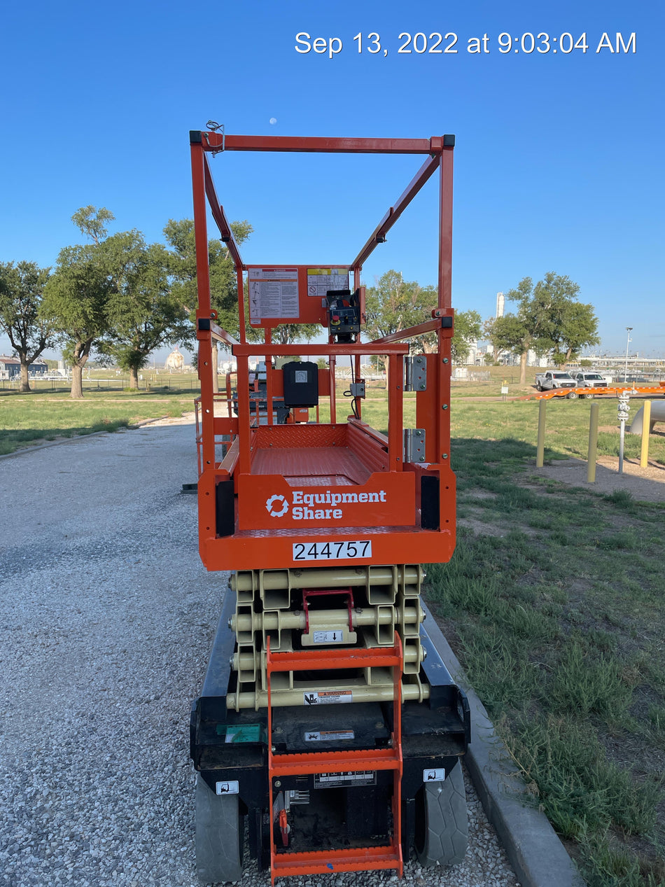 2022 JLG ES2632
