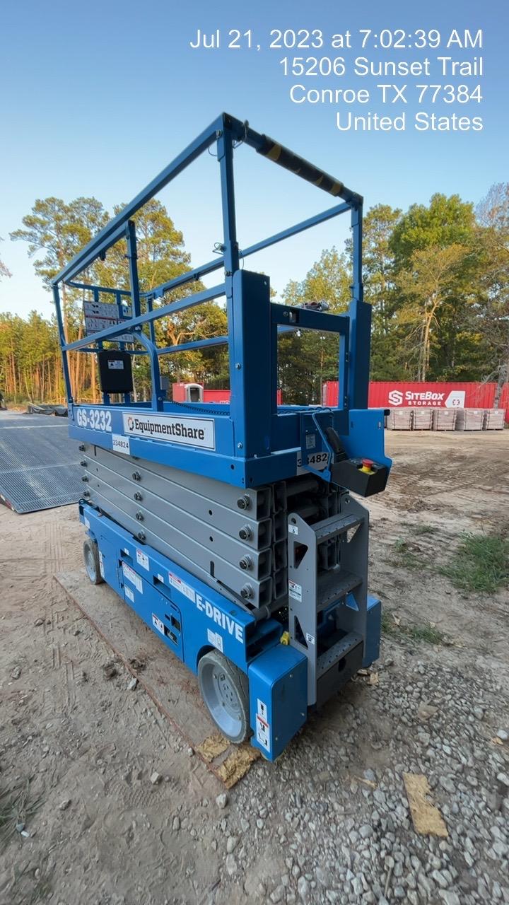 2023 GENIE GS-3232
