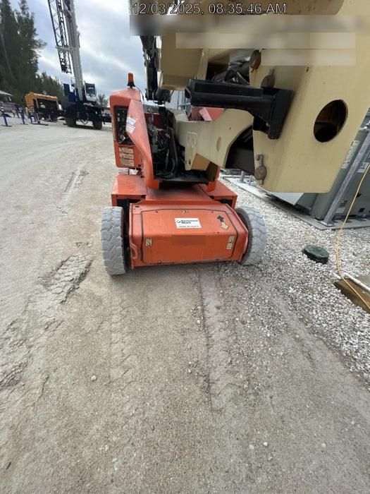 2019 JLG E400AJPN