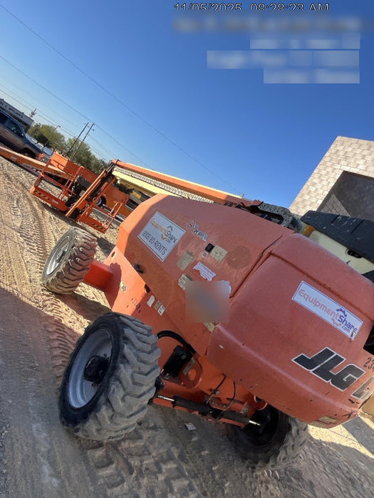 2017 JLG 660SJ