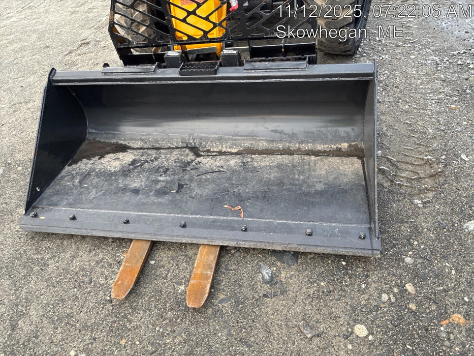 2025 JOHN DEERE 72" Skid Loader Bucket - John Deere C72