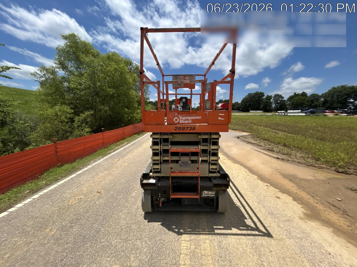 2022 JLG ES3246