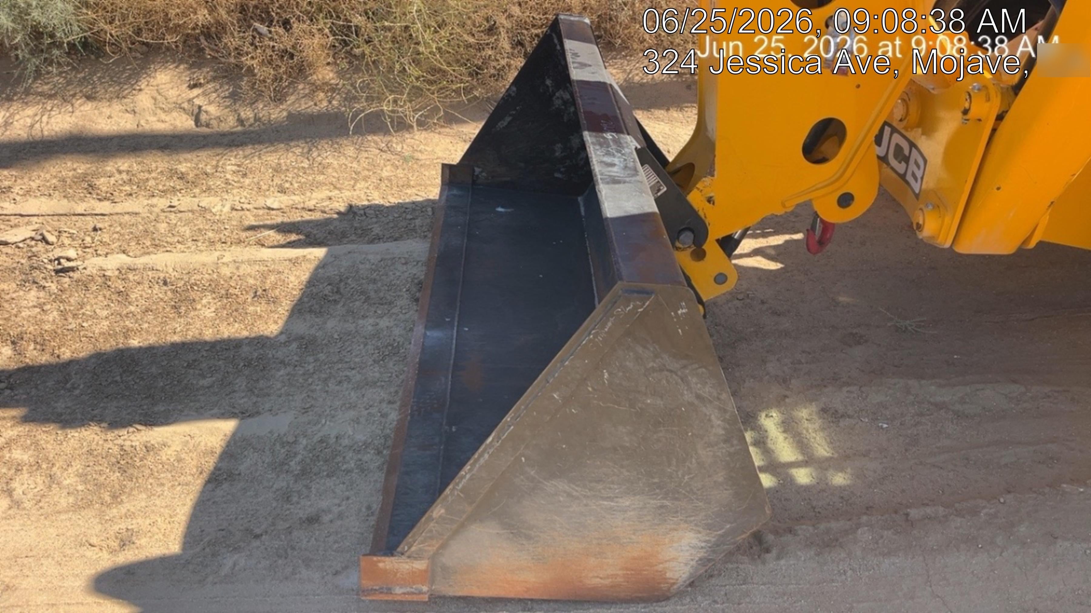 2025 JLG 1001100823