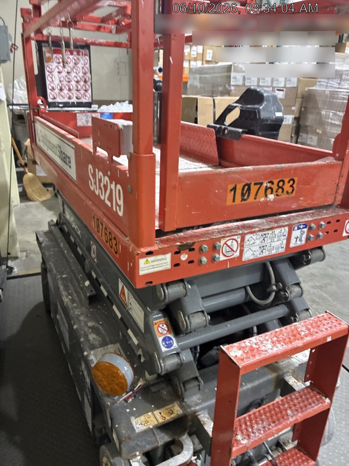 2020 Skyjack SJIII-3219 Solid NM Tires, Half height spring hinged entry gate, Dual Beacons, 800W Inverter