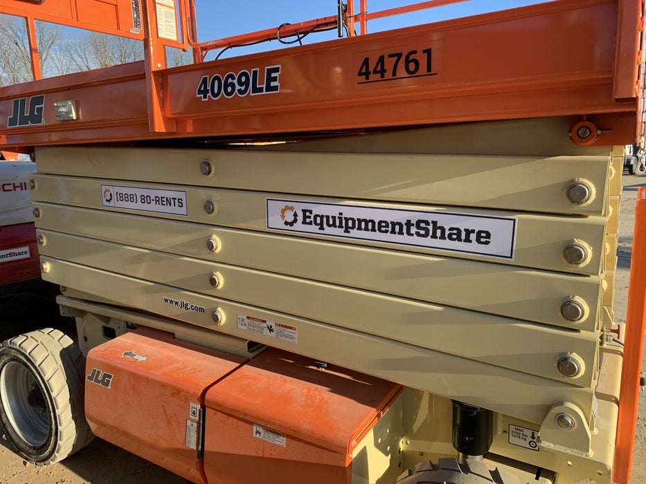 2019 JLG 4069LE