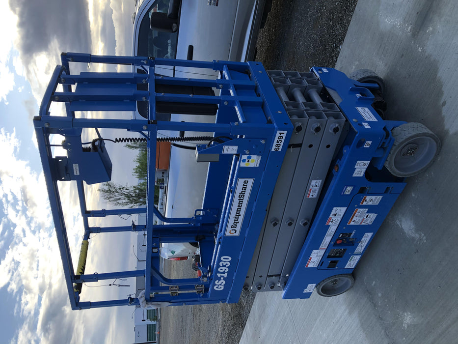 2020 Genie GS-1930 Solid Non Marking Tires, Beacon, Folding rails with half height swing gate, 800W Inverter