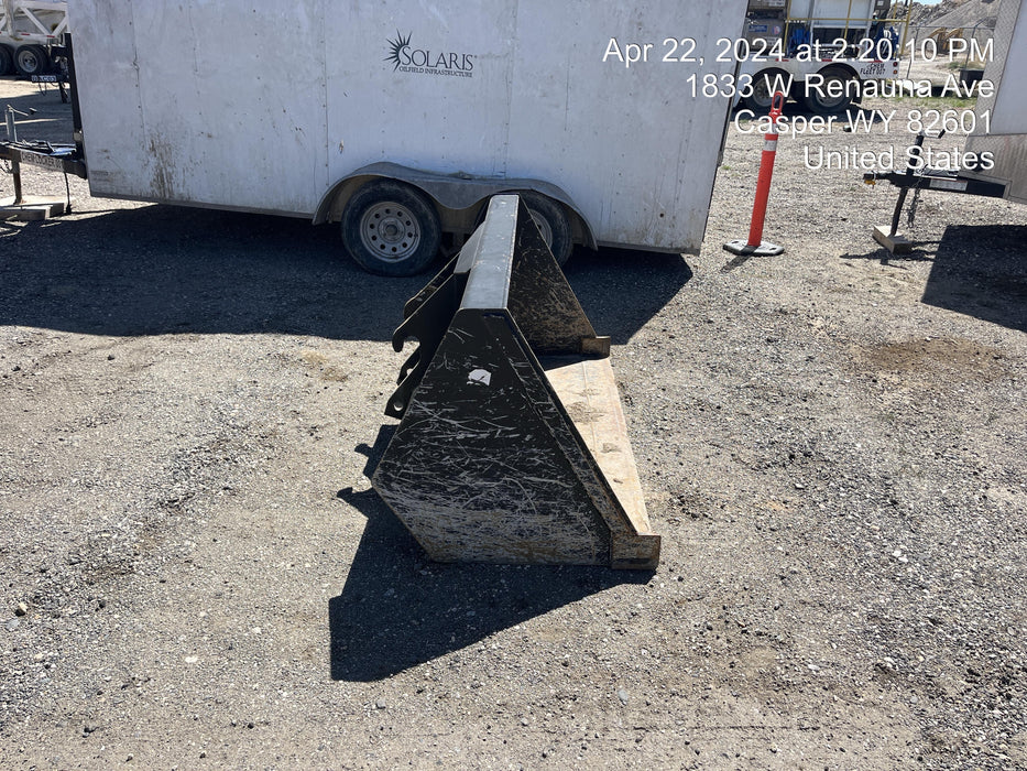 2016 SKYTRAK 70" Bucket, Telehandler 6k-7k