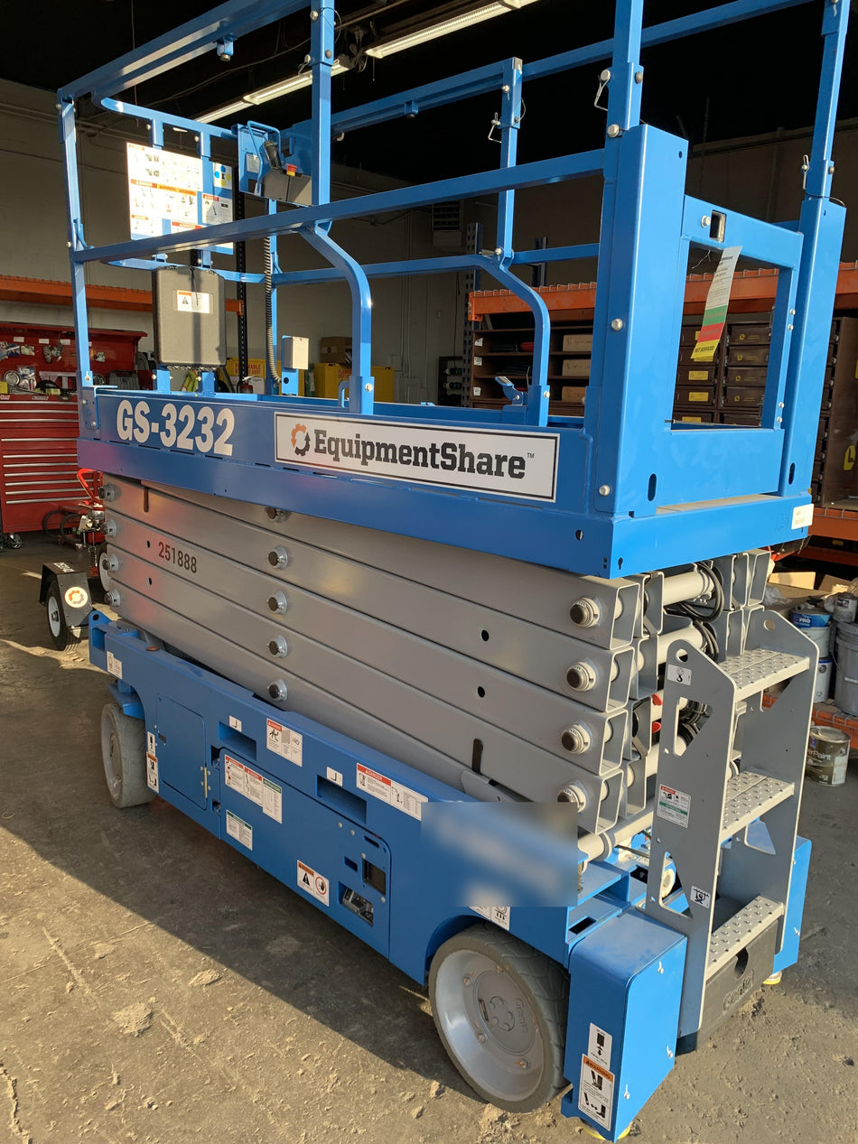 2022 GENIE GS-3232