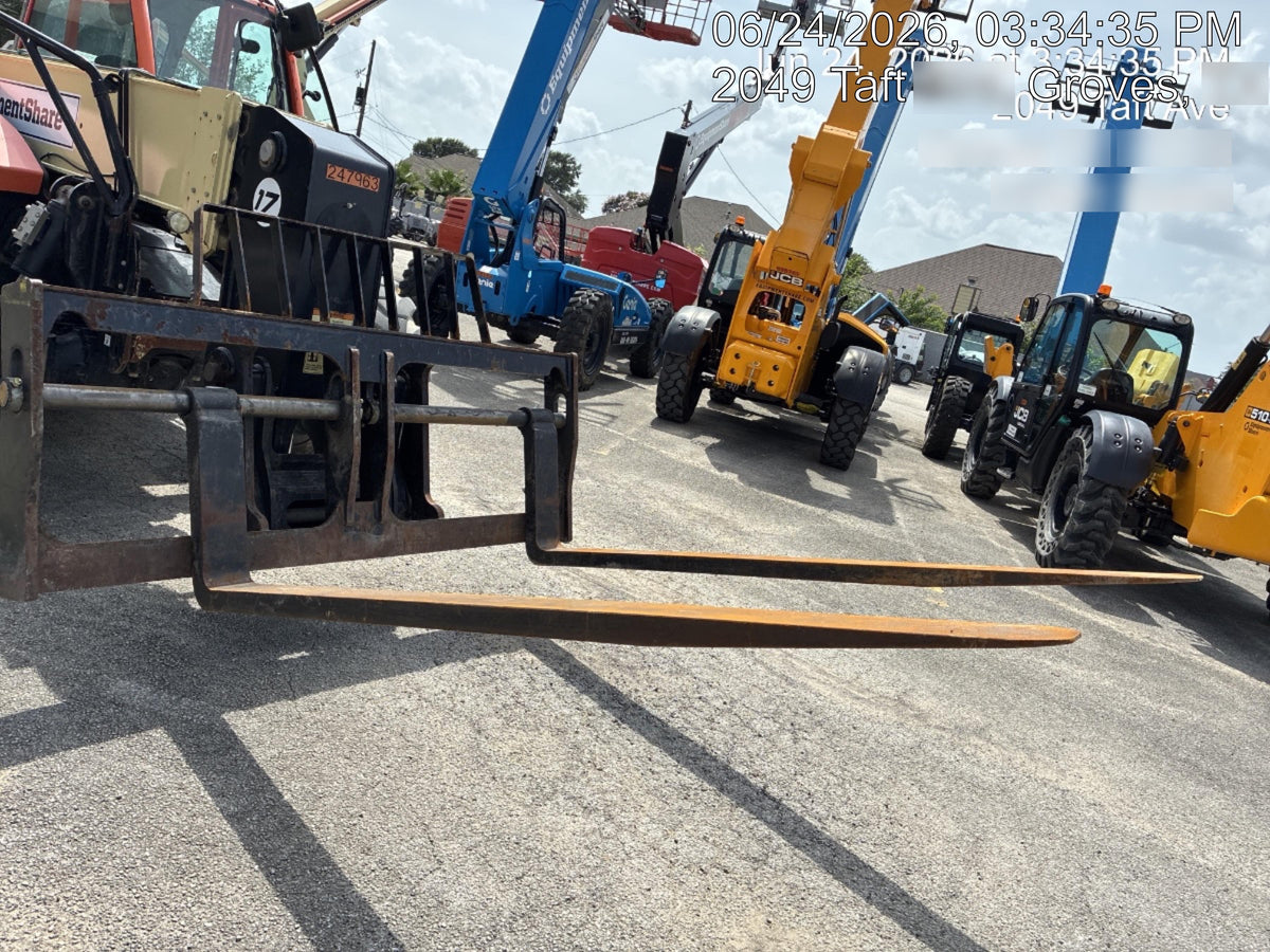 2022 JLG 1732