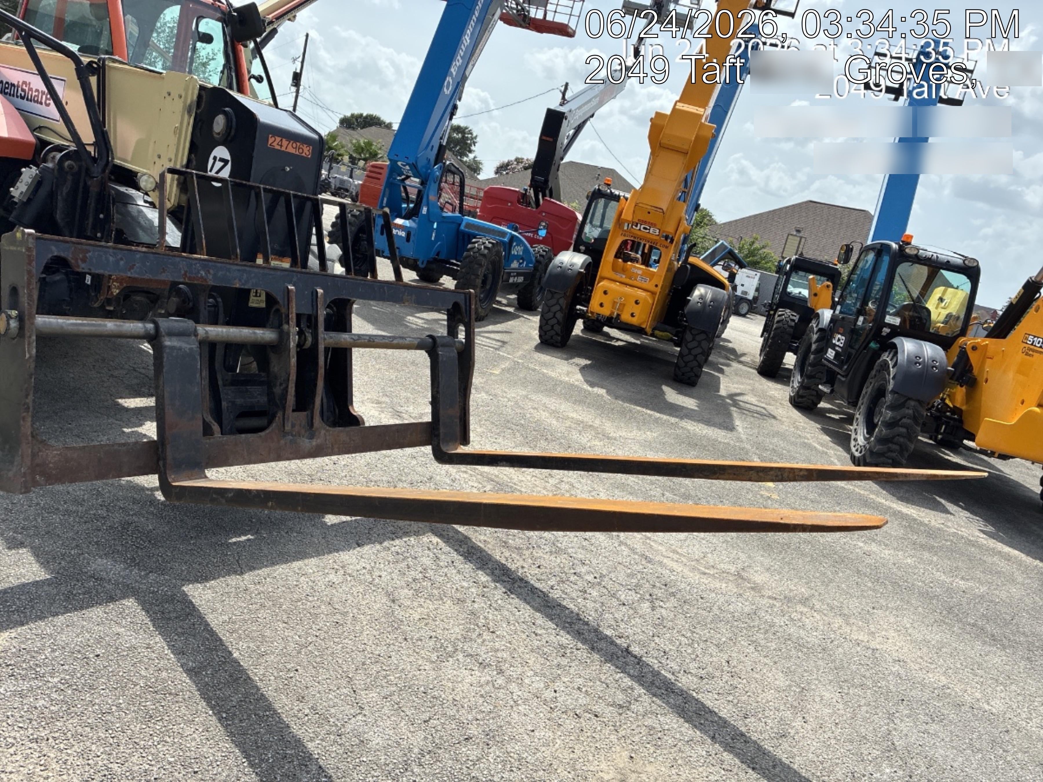 2022 JLG 1732