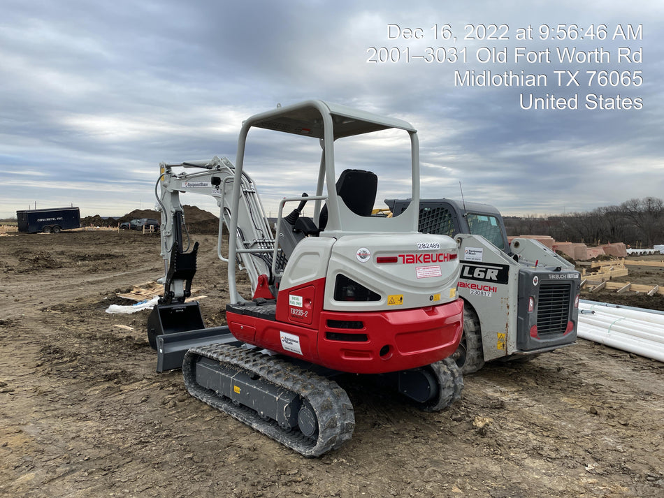 2022 TAKEUCHI TB235-2R