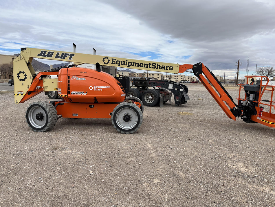 2023 JLG 600AJ