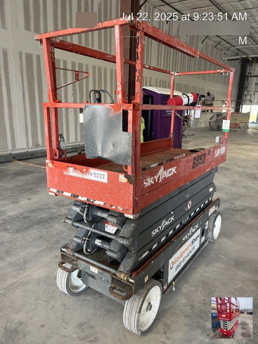 2018 Skyjack SJIII-3226 Skyjack SJIII3226 Scissor Lift w/Trojan Batteries