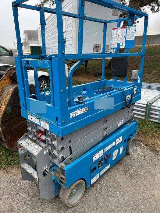 2020 Genie GS-1930 Solid Non Marking Tires, Beacon, Folding rails with half height swing gate, 800W Inverter