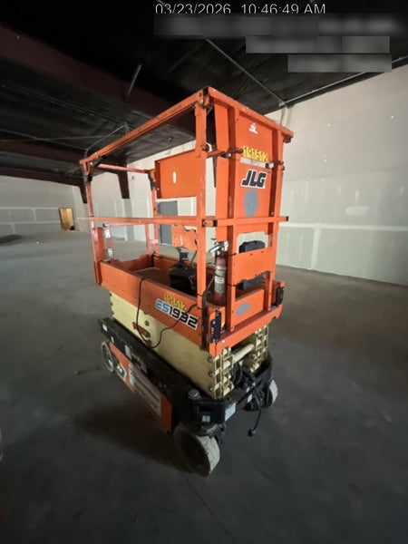 2021 JLG ES1932