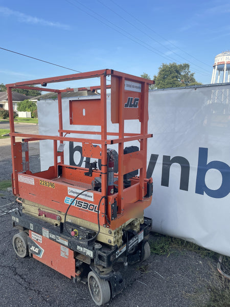 2022 JLG ES1330L