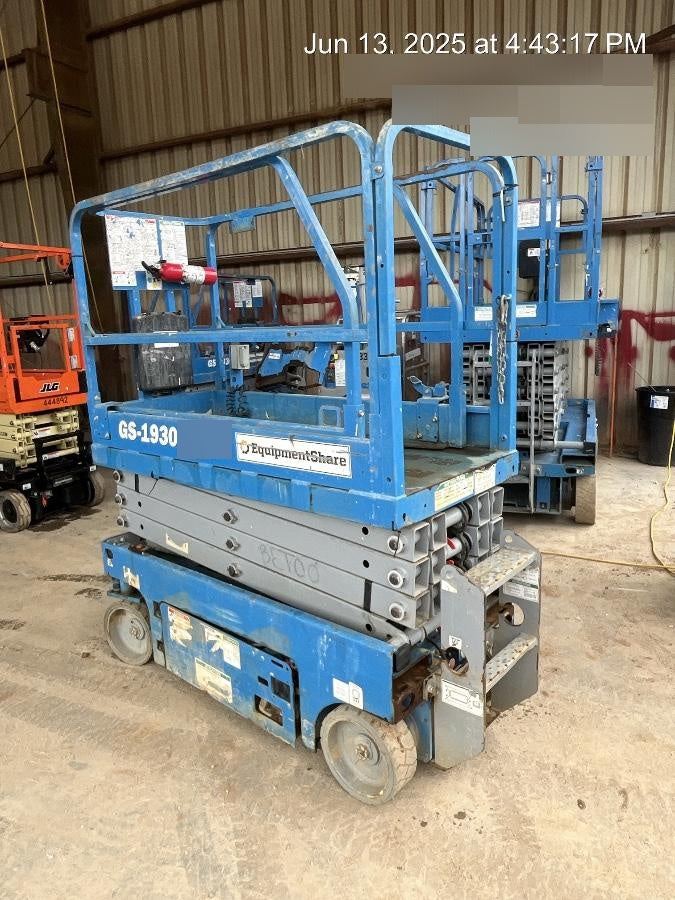 2019 Genie GS-1930 Fixed Rails with Chain Entry