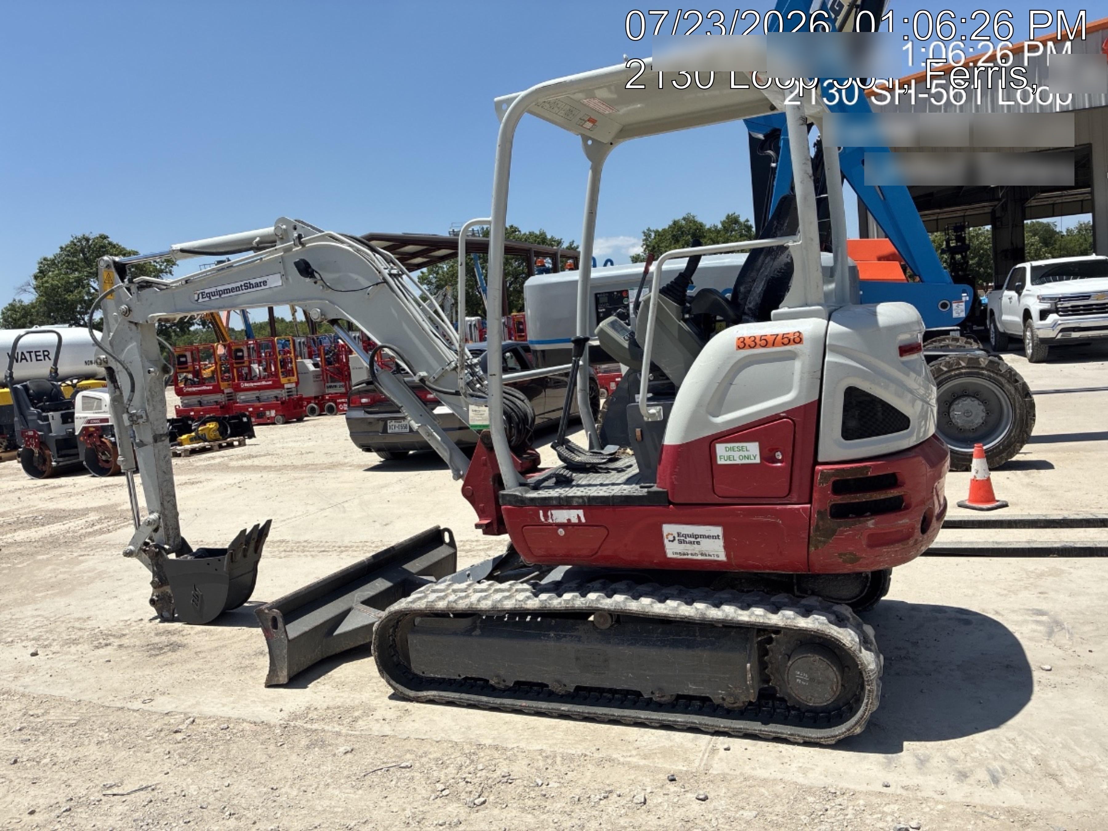 2023 TAKEUCHI TB235-2R