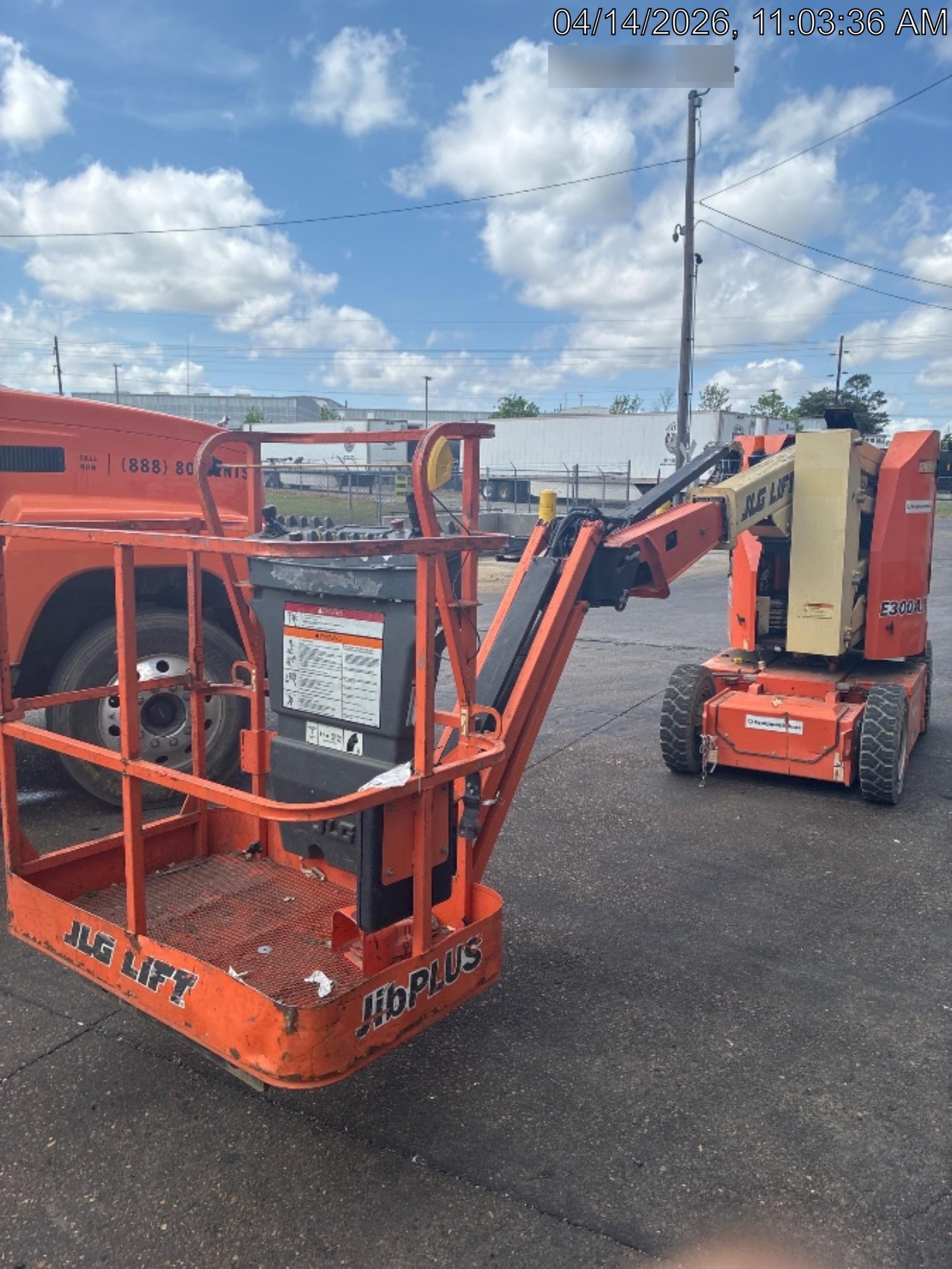 2019 JLG E300AJP