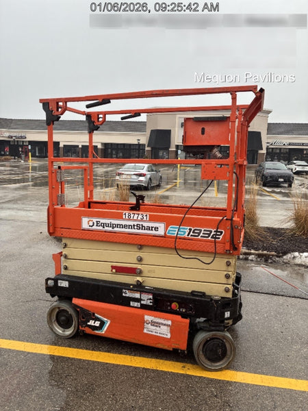 2021 JLG ES1932