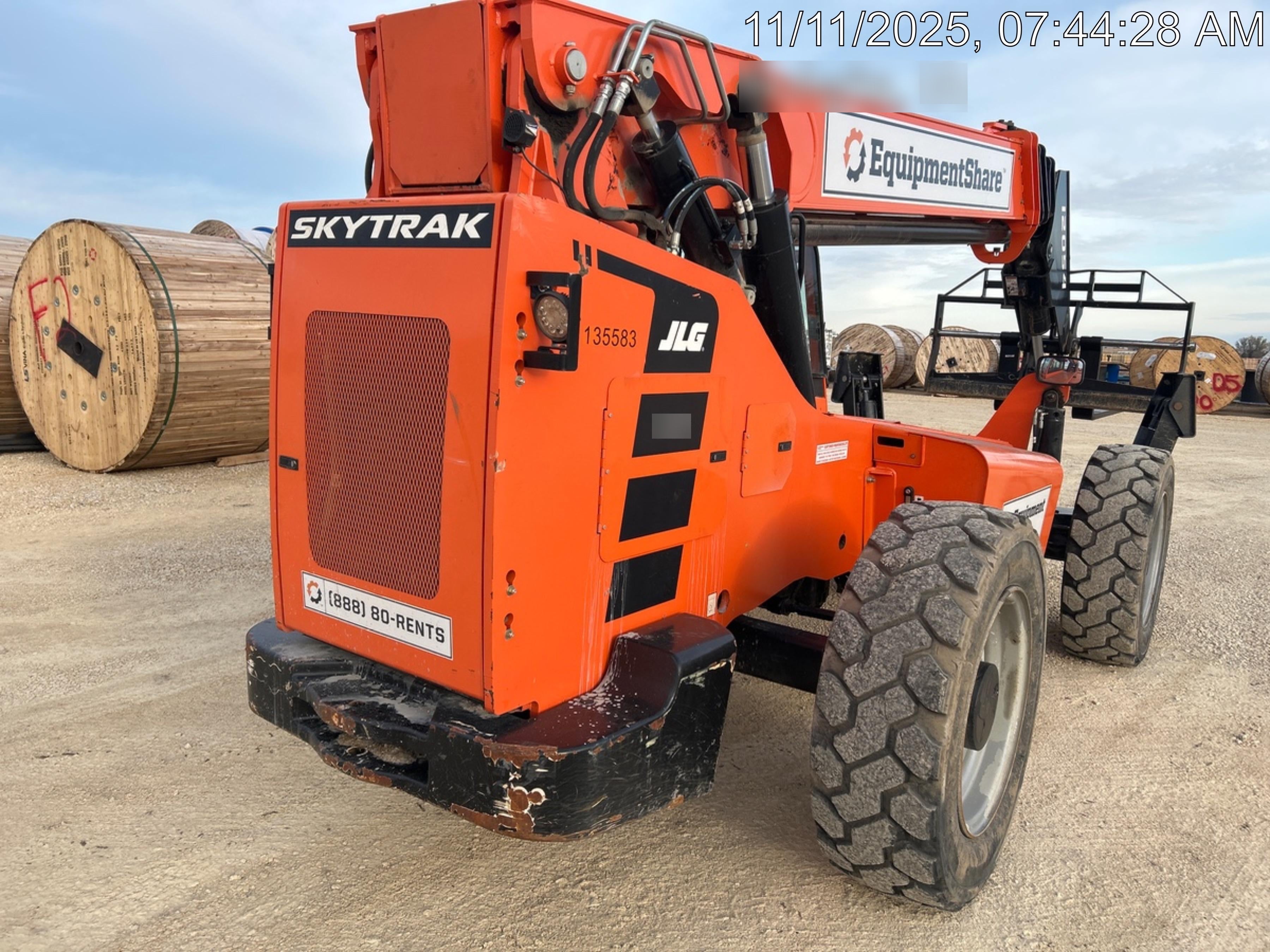 2021 JLG 12054