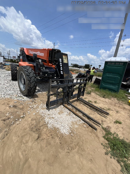 2023 SKYTRAK 8042