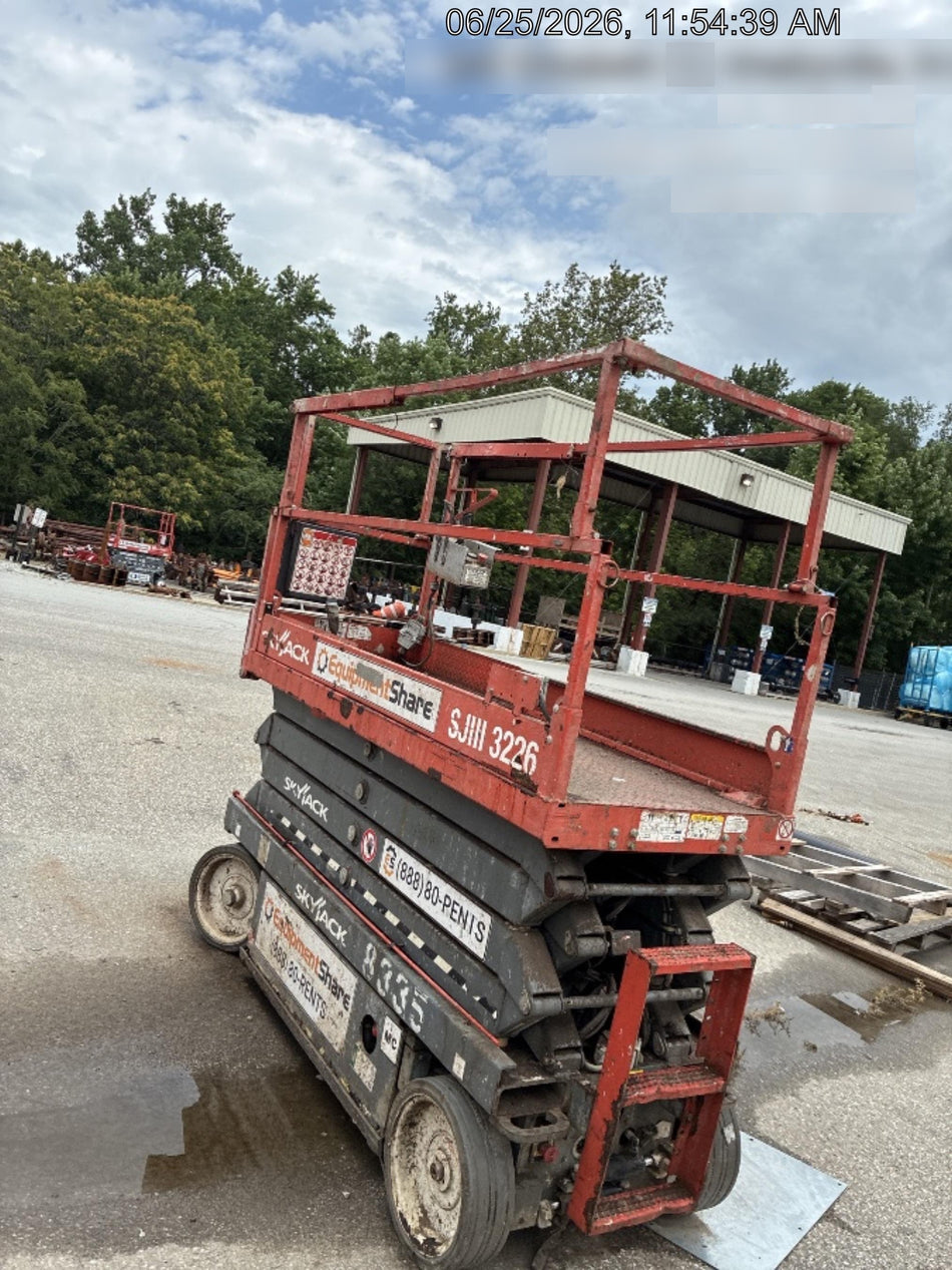2018 Skyjack SJIII-3226 Skyjack SJIII3226 Scissor Lift w/Trojan Batteries