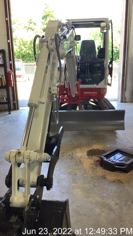 2022 TAKEUCHI TB235-2CR