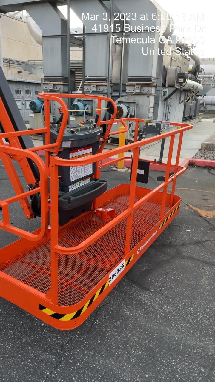 2023 JLG 660SJ