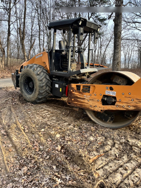 2023 CASE SV211E