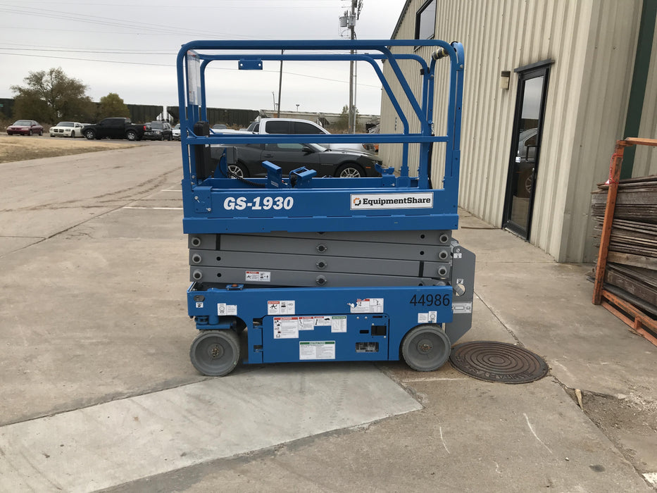 2019 Genie GS-1930 Fixed rails with chain Entry