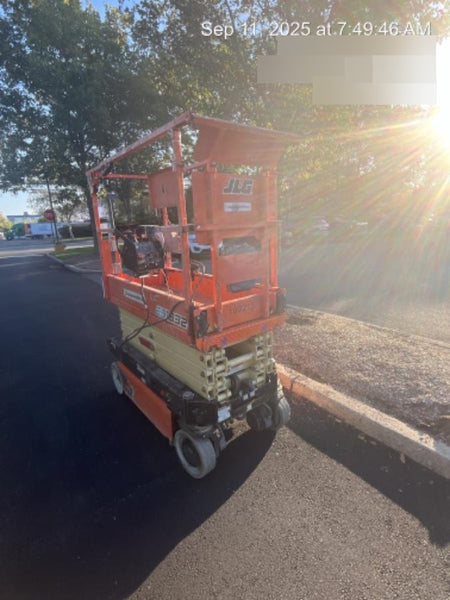 2021 JLG ES1932