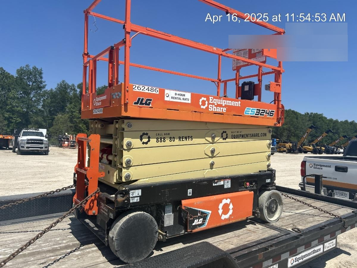 2022 JLG ES3246