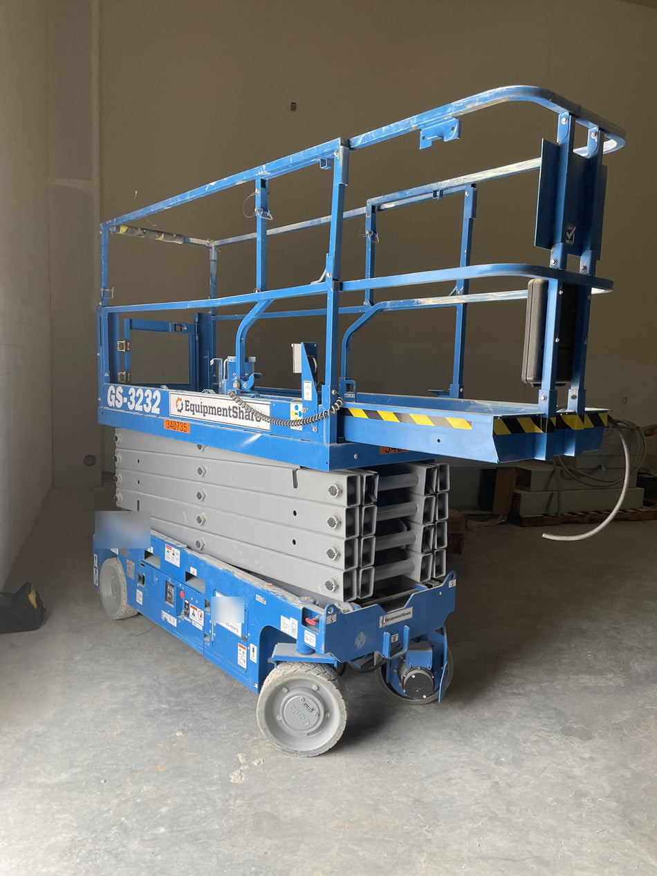 2023 GENIE GS-3232