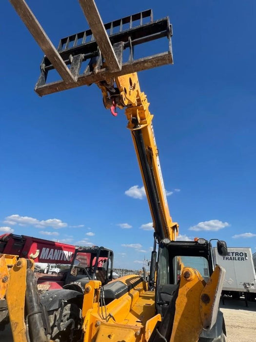 2020 JCB 510-56 Canopy, 74 HP, Solid Tires, STD Worklight, Beacon, Aux Hydraulics, Lifting Eye, Back up Alarm w/66" Carriage/60" Forks
