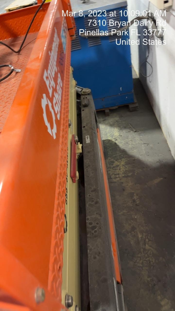 2023 JLG ES1932