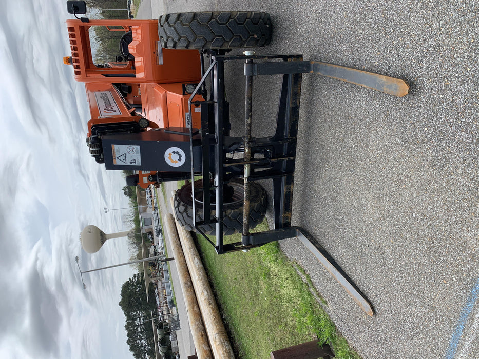 2020 Skytrak 8042 74 Hp, FF Tires, Work Lights, Beacon, Aux Hydraulics, Back up Alarm, Lifting Eye, ES Decals