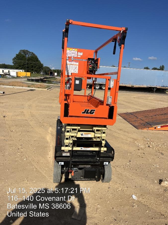 2025 JLG ES1932