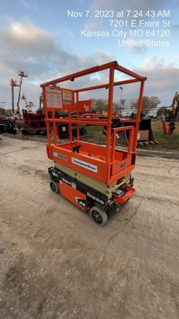 2022 JLG ES1330L