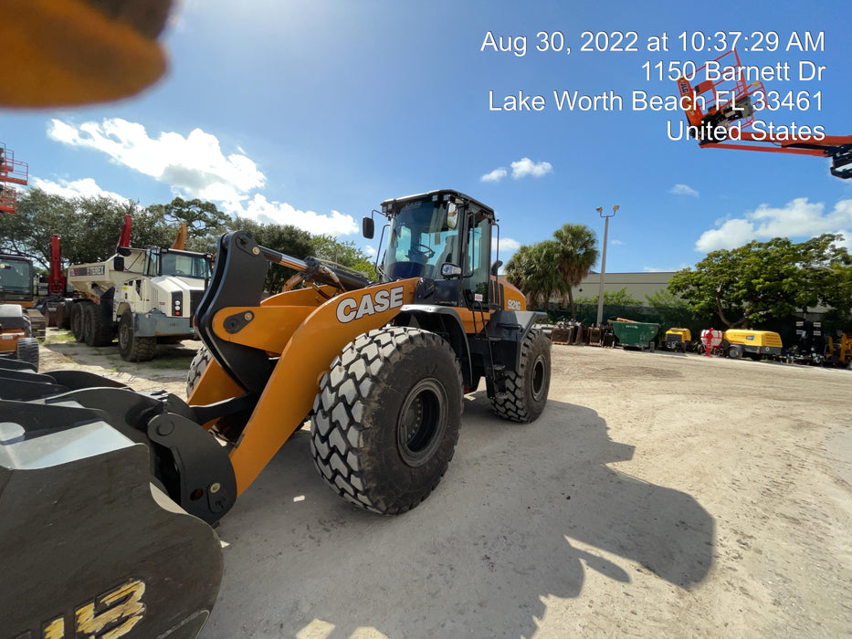 2022 CASE 921G