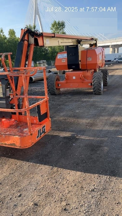 2019 JLG 800AJ