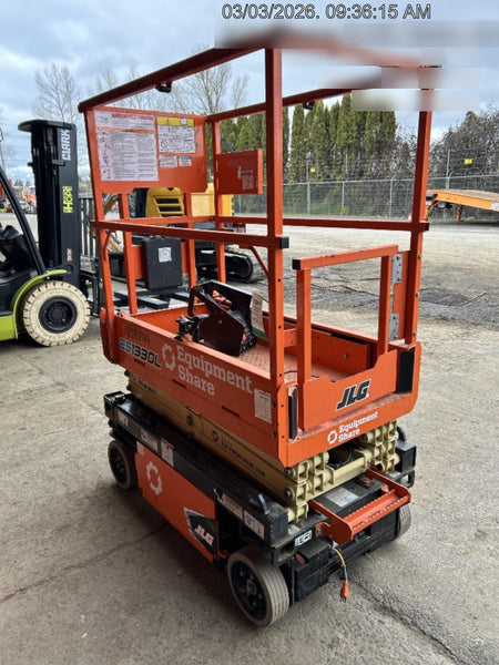 2022 JLG ES1330L