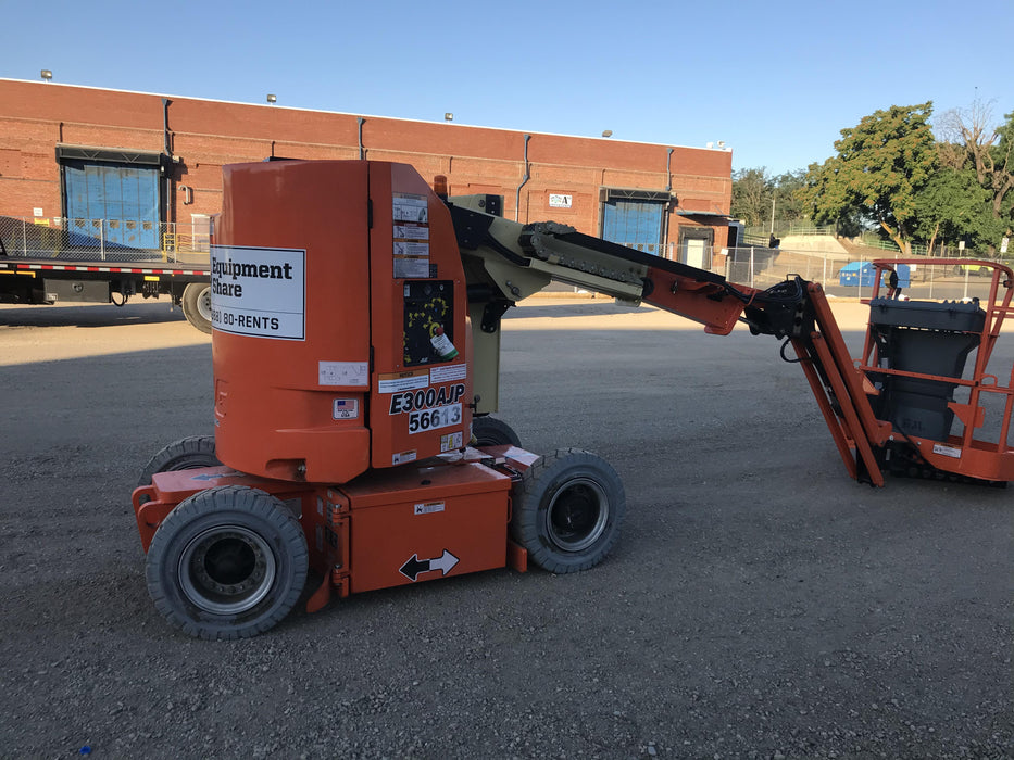 2020 JLG E300AJP