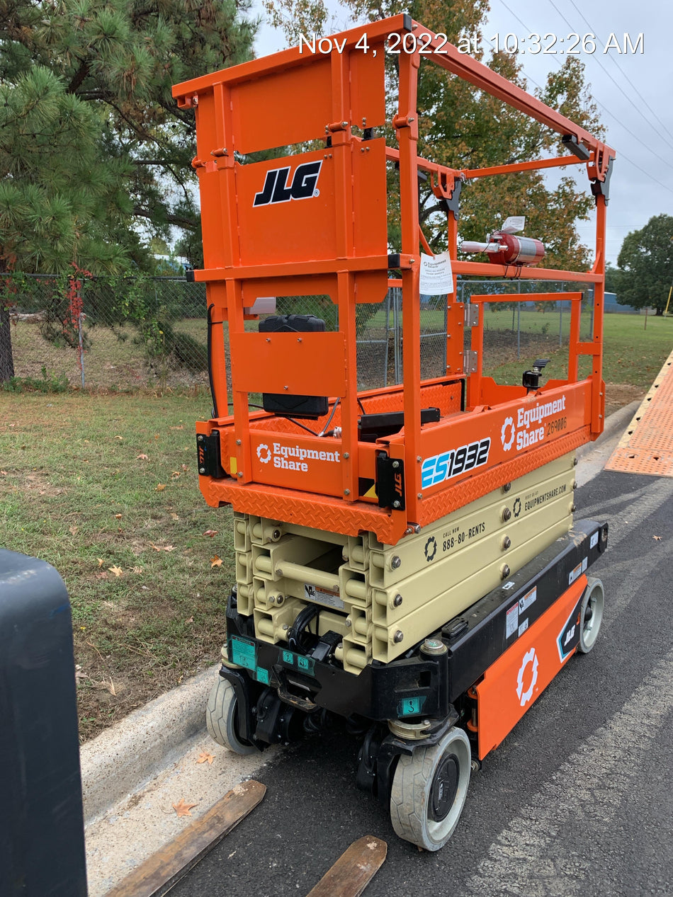 2022 JLG ES1932